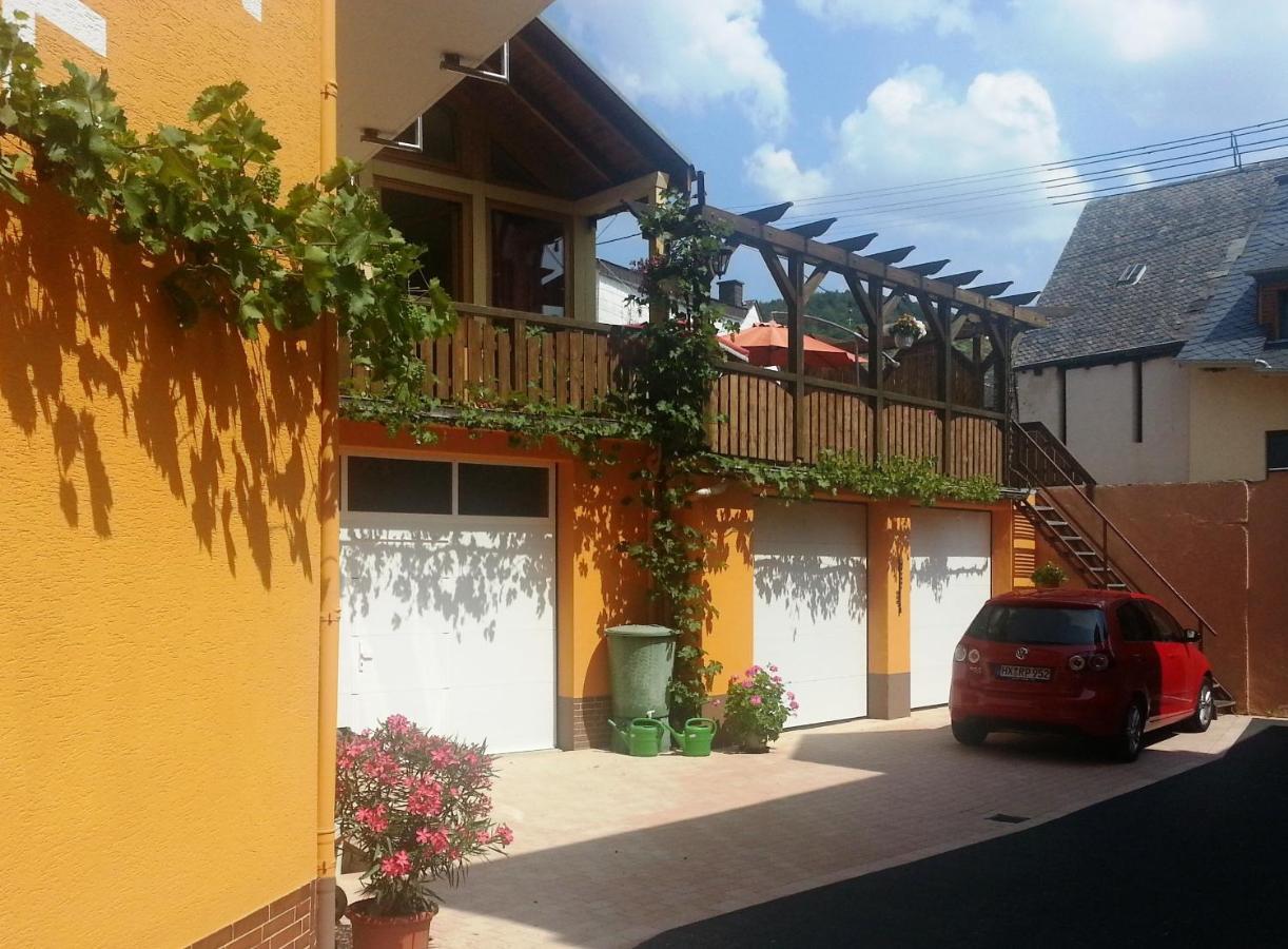 Weinstube Pension Moselbluemchen Zeltingen-Rachtig Exterior photo